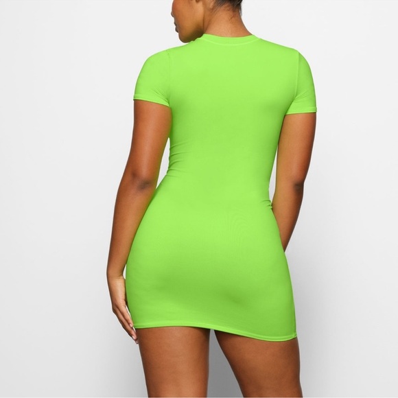 NWT SKIMS Signature Swim T-Shirt Dress Neon Green. Size XL - Picture 3 of 8